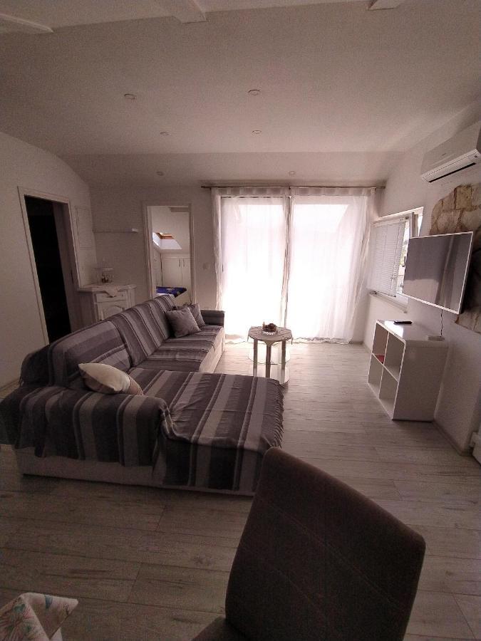 Apartments by the sea Supetarska Draga - Donja, Rab - 2022 Bagian luar foto